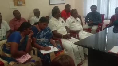 சாத்தான்குளம்: சாத்தான்குளம் தாலுகா அலுவலகத்தில் பிஜேபி சாலை மறியல் போராட்டம் தொடர்பாக சமாதான கூட்டம் போராட்டம் வாபஸ்