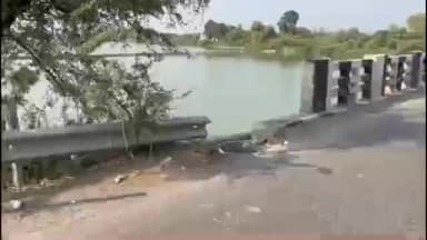 ઉમરાળા: ઉમરાળા શહેરની કાળુભાર નદી પરનો બ્રિજ જર્જરિત જાગૃત નાગરિક દ્વારા નિવેદન અપાયું