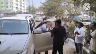 వైరా: వైరా మున్సిపాలిటీలోని
ఎన్నికల నామినేషన్ల కేంద్రాలను పరిశీలించిన జిల్లా కలెక్టర్ అనుదీప్
దురుశెట్టి