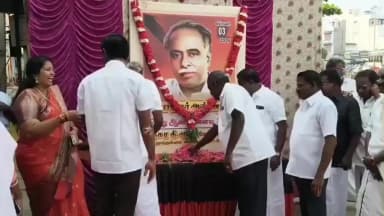 கோவில்பட்டி: மெயின் சாலையில் தமிழரசன் படிப்பகத்தில் திமுக சார்பில் அண்ணா நினைவு தினம் கடைபிடிப்பு