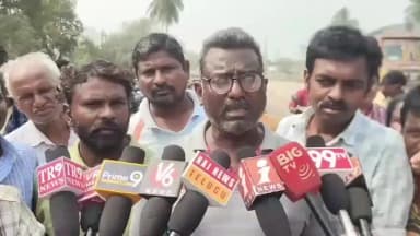 కోదాడ: కోదాడలో సెగలు రేపిన 'ఓటు' పోరు: జాతీయ రహదారిపై రాస్తారోకో