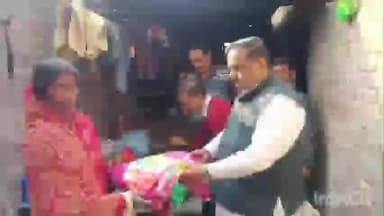 মানিকচক: ভয়াবহ আগুনে সর্বস্ব হারিয়ে অসহায় শংকরটোলা এলাকার একটি পরিবার, পাশে দাঁড়ালো বিজেপি নেতৃত্ব