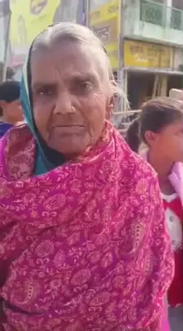 टाटीझरिया: टाटीझरिया एसबीआई के पास लिफ्ट देने के बहाने बाइक सवार वृद्ध महिला से ₹4000 लेकर भागा