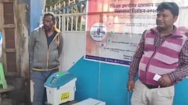 কেশিয়ারি: কেশিয়াড়ীতে ইভিএম ভিভিপ্যাড নিয়ে হাজির নির্বাচন কমিশন