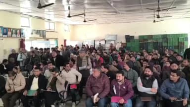 कर्णप्रयाग: कर्णप्रयाग के क्षेत्र पंचायत सभागार में आयोजित तहसील दिवस, 32 शिकायतें मौके पर ही निस्तारित