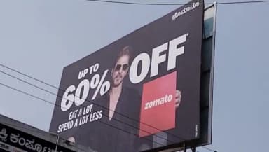 ಕನ್ನಡದಲ್ಲಿ ನಾಮಫಲಕ ಅಳವಡಿಸಲು ಪಟ್ಟಣದಲ್ಲಿ ಕರವೇ ಆಗ್ರಹ