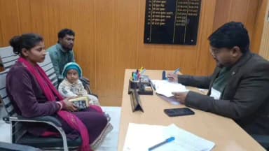 मेजरगंज: मेजरगंज BDO ने सेवा संवाद में सुनी लोगों की समस्याएं