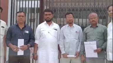बुरहानपुर: कांग्रेसी पार्षदों ने कलेक्टर को सौंपे तीन ज्ञापन, शहर की समस्याओं का समाधान करने की मांग की और आंदोलन की चेतावनी दी