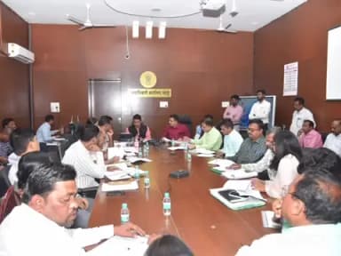 जिवती: जिल्हाधिकारी कार्यालयातील 20 कलमी सभागृहात आढावा बैठक