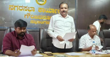 ಗೌರಿಬಿದನೂರು: ನಗರದಲ್ಲಿ ಅರ್ಹ ಫಲಾನುಭವಿಗಳಿಗೆ ಮಾತ್ರ ನಿವೇಶನ ಹಂಚಿಕೆ ಮಾಡಬೇಕು ಶಾಸಕ ಕೆಎಚ್ ಪುಟ್ಟಸ್ವಾಮಿಗೌಡ