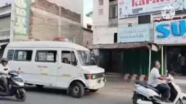 கரூர்: பொது மக்களிடம் தங்க நகைகளையும் பணத்தையும் ஏமாற்றி தலைமறைவாக இருந்த நகைக்கடை உரிமையாளர் கைது