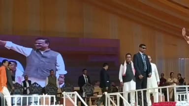 শিৱসাগৰ: মুখ্যমন্ত্ৰী উদ্যমিতা আঁচনিৰ চেক প্ৰদানৰ বাবে ড°হিমন্ত বিশ্ব শৰ্মা উপস্থিত শিৱসাগৰৰ ঐতিহাসিক তলাতল ঘৰৰ বাকৰিত