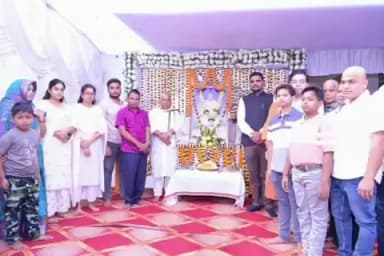 ପାରାଦୀପ ଲକ୍: ପାରାଦୀପଗଡ଼ ପଞ୍ଚାୟତର ଜଣେ ବ୍ୟକ୍ତି ଙ୍କ ଏକାଦଶାହ କାର୍ଯ୍ୟକ୍ରମ ରେ ଯୋଗଦେଲେ ରାଷ୍ଟ୍ର ମନ୍ତ୍ରୀ