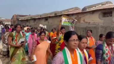 ఎల్లారెడ్డి: మున్సిపాలిటీ 7వ వార్డులో కాంగ్రెస్ పార్టీ అభ్యర్థి మత్తమాల భాగ్యవతి జోరుగా కొనసాగిన, ఎన్నికల ప్రచార కార్యక్రమం