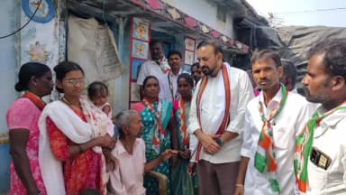 ఎల్లారెడ్డి: 11వ వార్డులో కాంగ్రెస్ పార్టీ అభ్యర్థి రోడ్డు స్వప్న సాయిరాంకు మద్దతుగా ప్రచారం కొనసాగించిన, ఎమ్మెల్యే మదన్ మోహన్