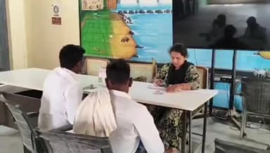 మద్నూర్: మద్నూర్ రైతు వేదికలో యాసంగి పంటల సాగు వివరాల నమోదు కార్యక్రమం నిర్వహించిన, ఏఈఓ సౌమ్య