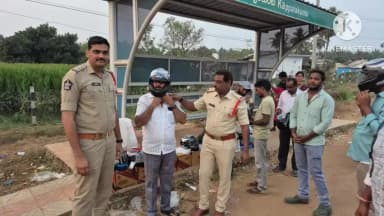 ద్వారకాతిరుమల మండలంNH 16 కప్పలగుంట గ్రామ సమీపంలో వాహనాలు తనిఖీ చేసిన CI విల్సన్