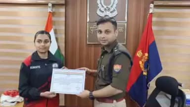 ज्ञानपुर: ज्ञानपुर मिशन शक्ति में सराहनीय योगदान, तीन महिला आत्मरक्षा ट्रेनरों को किया गया सम्मानित