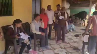 रामगढ़ चौक: तेतरहाट थाना क्षेत्र के महिसोना अल्पसंख्यक भवन में किसान पंजीकरण हेतु लगा शिविर,सर्वर फेल होने से किसानों में नाराज़गी