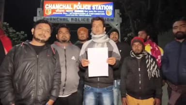 চাঁচল ১: পথশ্রী প্রকল্পে দুর্নীতির প্রতিবাদ করতেই রক্তাক্ত তৃণমূল কর্মী! মহানন্দপুরে রাজনৈতিক উত্তেজনা