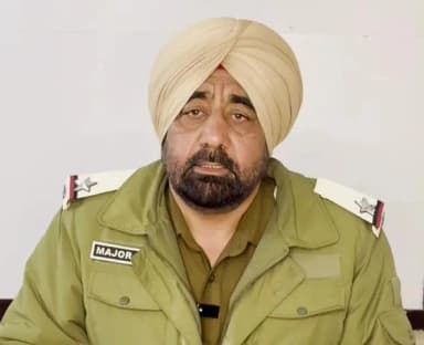 ਬਠਿੰਡਾ: ਪੁਲਸ ਲਾਈਨ ਵਿਖੇ ਵੀਡਿਓ ਜਾਰੀ ਕਰਦੇ ਟਰੈਫਿਕ ਇੰਚਾਰਜ ਮੇਜਰ ਸਿੰਘ ਨੇ ਕੀਤੀ ਇ ਰਿਕਸ਼ਾ ਚਾਲਕਾਂ ਨੂੰ ਅਪੀਲ