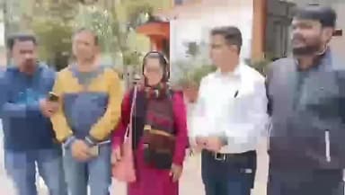 जबलपुर: मेडिकल कॉलेज छात्रावास में MBBS छात्र द्वारा आत्महत्या का मामला, सीबीआई जांच की मांग लेकर एसपी ऑफिस पहुंचे परिजन