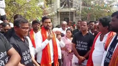 औंढा नागनाथ: पंचायत समिती कार्यालयासमोर विविध मागण्यासाठी भिक मागो आंदोलन जिल्हाप्रमुख संदेश भाऊ देशमुख काय म्हणाले