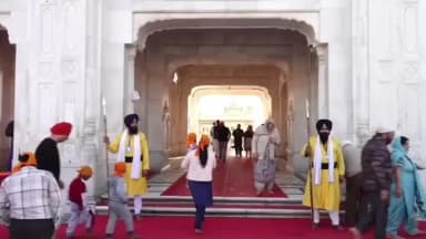 ਅੰਮ੍ਰਿਤਸਰ 2: ਸ੍ਰੀ ਹਰਿਮੰਦਰ ਸਾਹਿਬ ਦੇ ਵਿੱਚ ਸੇਵਾਦਾਰਾਂ ਦੀ ਵਰਦੀ ਦਾ ਬਦਲਿਆ ਰੰਗ ਐਸਜੀਪੀਸੀ ਮੈਂਬਰ ਨੇ ਦਿੱਤੀ ਜਾਣਕਾਰੀ