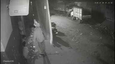 அம்பத்தூர்: தொழிற்போட்டையில் அடிப்படை வசதியின்றி தவிக்கும் தொழிலாளர்கள் - சமூக விரோதிகளின் பரபரப்பு சிசிடிவி காட்சிகள்