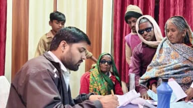 दुधि: सलैयाडीह पंचायत भवन में नेत्र परीक्षण शिविर का आयोजन, 203 मरीजों की हुई जांच