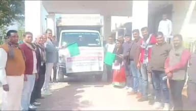 करौली: स्पर्श कुष्ठ जागरुकता पखवाड़ा के तहत कुष्ठ रोग जागरूकता वाहन को CMHO ने शहर से हरी झंडी दिखा कर रवाना किया