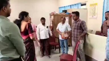 అసిఫాబాద్: ఆసిఫాబాద్ కలెక్టరేట్ లో పట్టపగలే లైట్లు, సిబ్బందిపై కలెక్టర్ మండిపాటు