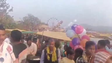 बजाग: बजाग में चंडी पूजा के साथ मड़ई का आगाज, युवाओं ने झूले का आनंद लिया