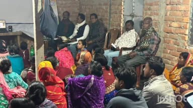 রায়না ১: আবুঝহাটিতে বিধায়কের উপস্থিতিতে সিনেমার মাধ্যমে উন্নয়নের বার্তা তুলে ধরলেন বিধায়ক