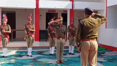 निज़ामाबाद: अपर पुलिस अधीक्षक नगर ने थाना निजामाबाद का वार्षिक निरीक्षण किया, व्यवस्थाओं को दुरुस्त करने के दिए निर्देश