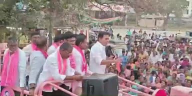 సిరిసిల్ల: సిరిసిల్లలో మున్సిపల్ ఎన్నికల ప్రచారంలో పాల్గొన్న బిఆర్ఎస్ పార్టీ వర్కింగ్ ప్రెసిడెంట్ కేటీఆర్