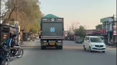 ਨੰਗਲ: ਸੜਕਾਂ ਤੇ ਚਲਦੇ ਓਵਰਲੋਡ ਟਿੱਪਰ ਦੇ ਰਹੇ ਹਨ ਸੜਕੀ ਹਾਦਸਿਆਂ ਨੂੰ ਸੱਦਾ ਪ੍ਰਸ਼ਾਸਨ ਬੇਖਬਰ ਨੰਗਲ ਤੋਂ ਤਸਵੀਰਾਂ ਆਈਆਂ ਸਾਹਮਣੇ