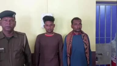 রঘুনাথগঞ্জ ১: পদ্মা সাঁতরে ভারতে অনুপ্রবেশ, গরু পাচারের আগেই জঙ্গিপুর ফাঁড়ির হাতে গ্রেপ্তার দুই বাংলাদেশি