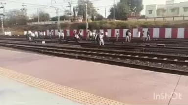 कोतमा: डीआरएम ने कोतमा रेलवे स्टेशन का निरीक्षण किया, आवश्यक निर्देश दिए