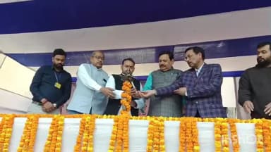 गया टाउन सीडी ब्लॉक: गयाजी में गांधी शिल्प बाजार का मेयर ने किया शुभारंभ, स्टॉलों पर सजी हस्तकला की पहचान