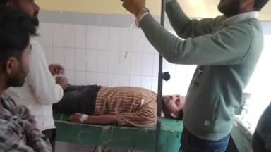 ओबरा: रायपुर गांव में खेत में काम कर रहे युवक को सांप ने काटा, अचेतावस्था में वैनी अस्पताल में कराया गया भर्ती