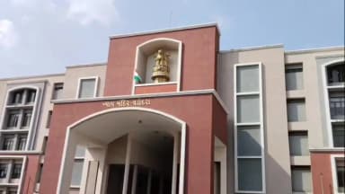 વડોદરા દક્ષિણ: વર્ગ શિક્ષકે ઠપકો આપતા સ્કુલમાં રજા પડાવવાના ઇરાદે છરીના ઘા મારી હત્યા કરી હવે આજીવન જેલવાસ