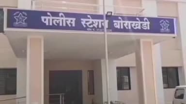 मोताळा: शहरातील सर्वेश्वर नगर येथे दुध घेण्याच्या कारणावरून पत्नीचा पतीवर चाकू हल्ला