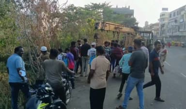 ನಿಪ್ಪಾಣಿ: ನಗರದಲ್ಲಿ: ನಿಯಂತ್ರಣ ತಪ್ಪಿ ಬೈಕ್ ಸಮೇತವಾಗಿ ಹಳ್ಳಕ್ಕೆ ಬಿದ್ದ ಸವಾರ