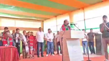 কদম: ভীমপাৰা অনুষ্ঠিত হোৱা গাঁও পঞ্চায়তৰ পঞ্চায়ত কাৰ্যকৰ্তা সন্মিলনত উপস্থিত চত্তিছগড়ৰ উপ মুখ্যমন্ত্ৰী আৰু বিধায়ক মানৱ ডেকা