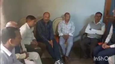 संभल: संभल के गेलुआ में अधिवक्ता/समाजसेवी रविराज चाहल के आवास पर रेल विस्तार को लेकर संघर्ष समिति ने बैठक की#Ja nsamasya