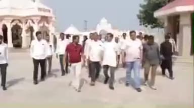 કોડીનાર: શિક્ષણ મંત્રી અને કોડીનારના ધારાસભ્ય ડો.પદ્યુમન વાજાએ કોડીનાર તાલુકાના વિવિધ ગામોની મુલાકાત લઈ સંવાદ સાધ્યો