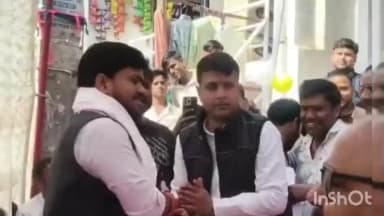 बिहिया: शाहपुर विधायक राकेश रंजन उर्फ राकेश ओझा ने बिहिया नगर के कई कार्यक्रमों में शामिल लोगों से की मुलाकात