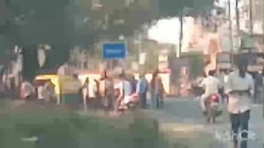 પેટલાદ: દાવલપુરા પાસે રીક્ષા અચાનક પલટી જતા રિક્ષામાં સવાર વ્યક્તિઓને ઈજા પહોંચી