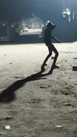 ek shrabi sharab ke Nashe mein Kisi Ko maar karke dance kar raha hai